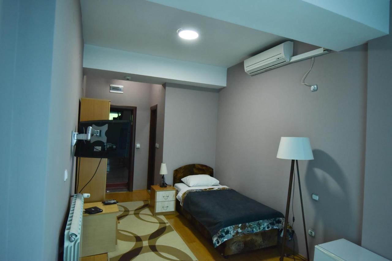 Hotel Gold Pljevlja Extérieur photo