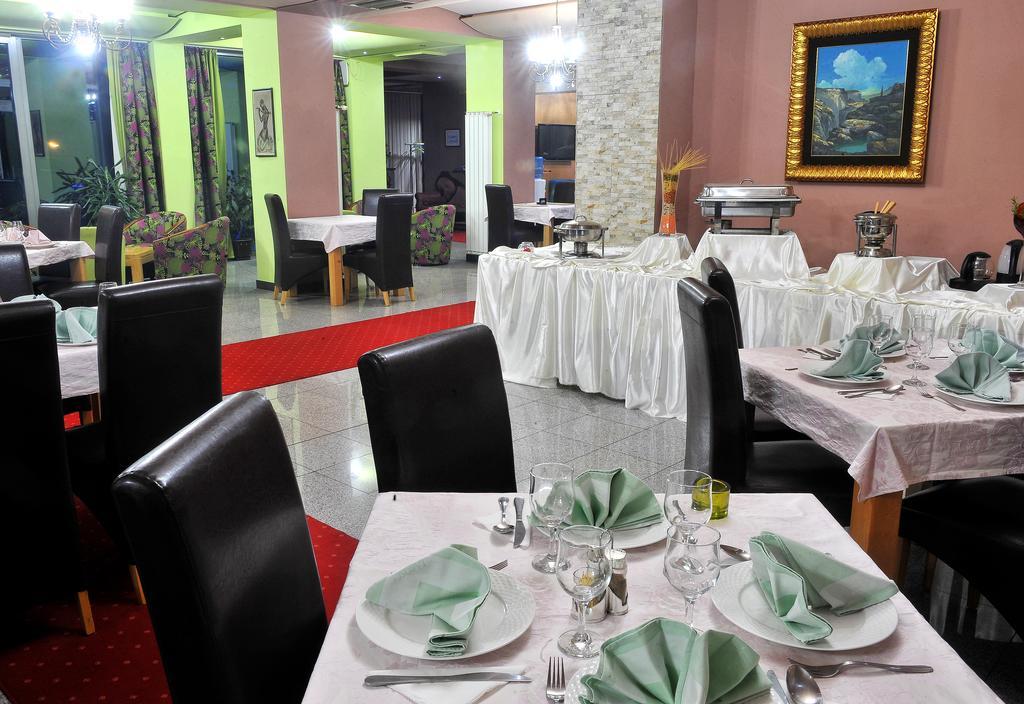 Hotel Gold Pljevlja Extérieur photo